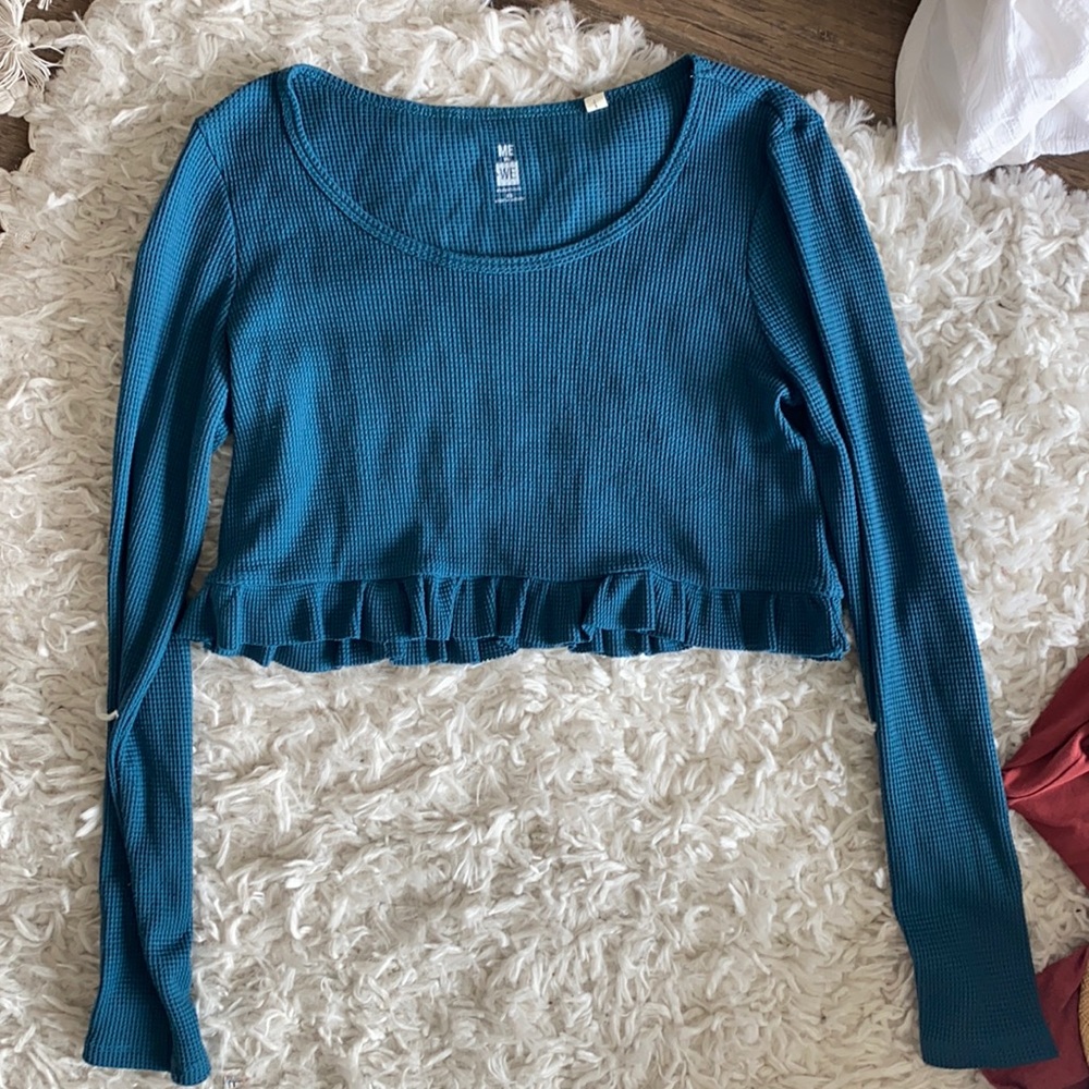 Me to We Pacsun Cropped Long Sleeve